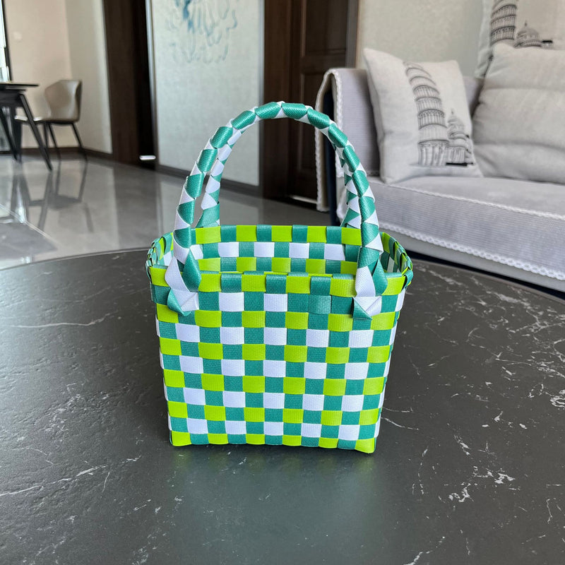 Hand basket plastic woven basket vegetable basket beach bag shopping small square bag